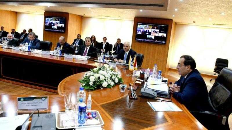 طارق الملا: زيادة الاحتياطيات البترولية بتكثيف عمليات البحث والاستكشاف
