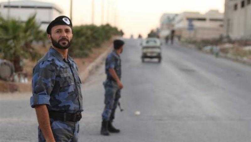 سوريا.. تفكيك شبكة امتهنت تهريب الأشخاص إلى الخارج بوثائق مزورة