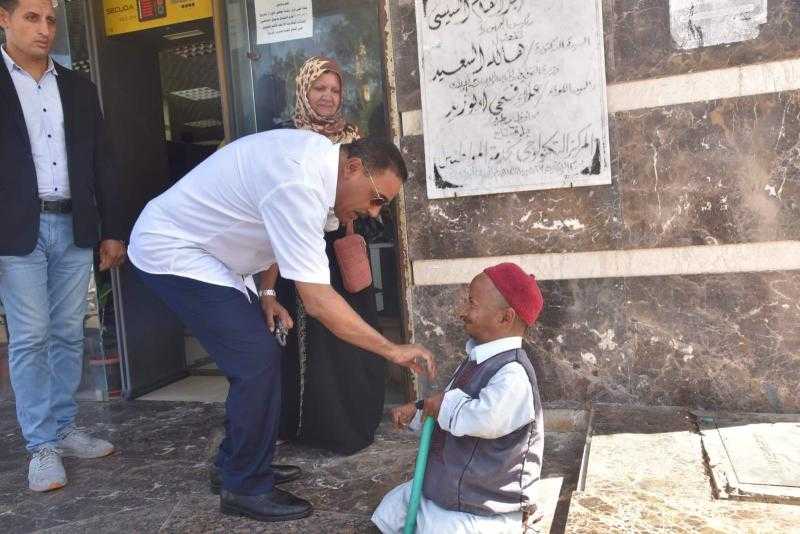 محافظ مطروح يتفقد المركز التكنولوجي لخدمة المواطنين بالمحافظة | صور