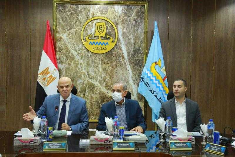محافظ كفر الشيخ ومستشار الرئيس يبحثان نسب تنفيذ مشروعات ”حياة كريمة”.. صور