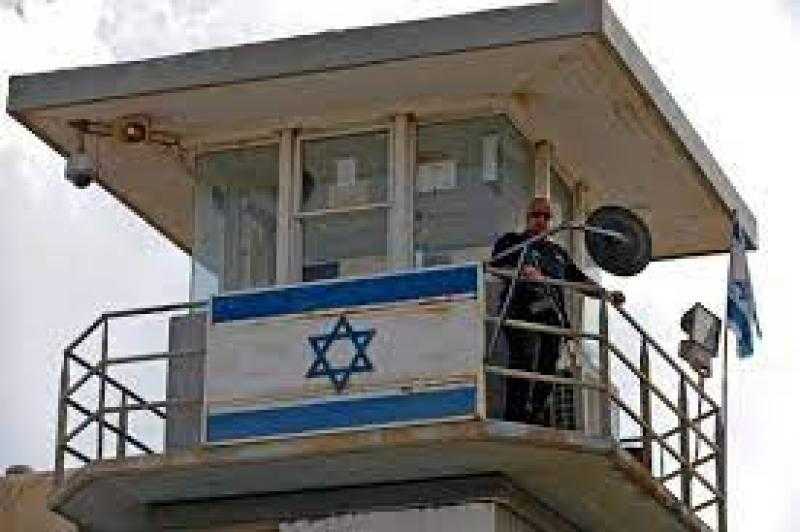 إسرائيل تعتقل فلسطينية خلال زيارة شقيقها الأسير بدعوى طعنها مجندة إسرائيلية