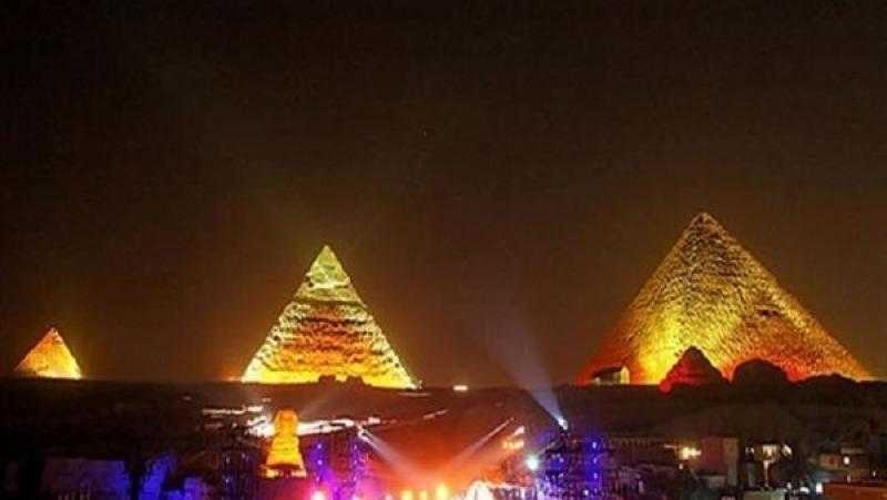 عرض أزياء في منطقة الأهرامات تنقله كبرى القنوات العالمية ديسمبر المقبل