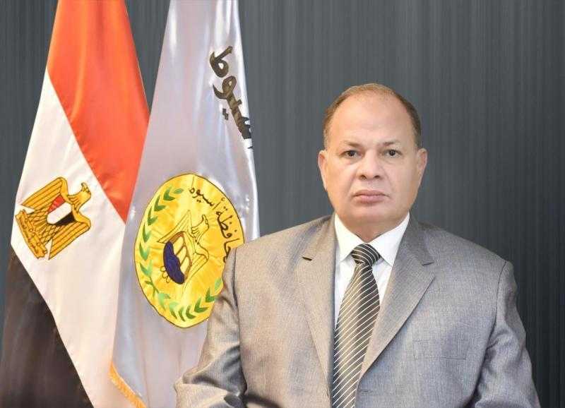 قيادات محافظة أسيوط تنعي والدة اللواء عصام سعد