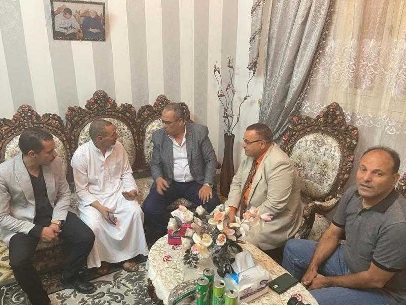 نقابة المعلمين تكشف تطور الحالة الصحية لمدير مدرسة سوهاج بعد محاولة طعنه.. صور