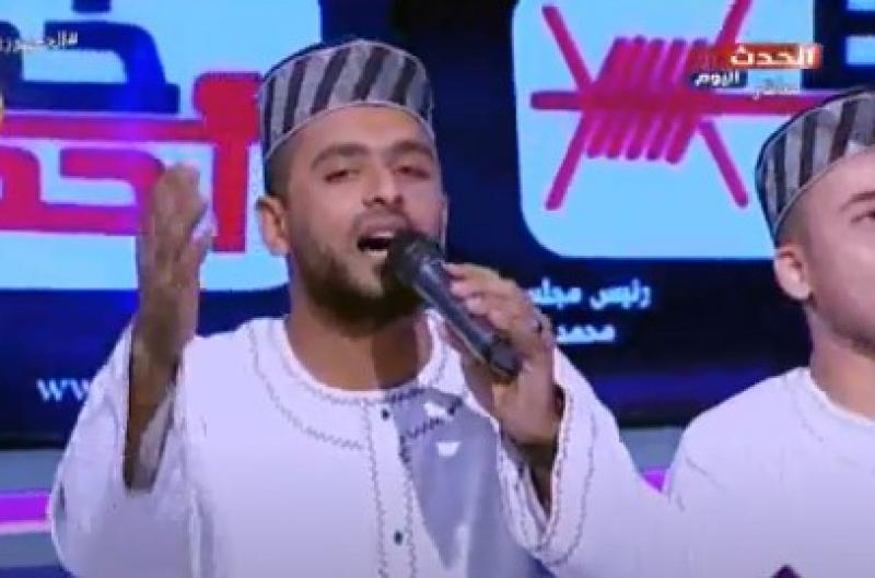 فرقة إنشاد مداحين المصطفى تشعل استوديو ”هي وهما” بـ يا غاديا نحو الحبيب عساك