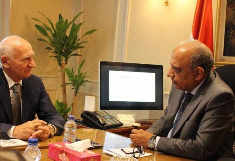 وزير قطاع الأعمال: اهتمام كبير بتطوير صناعة الغزل والنسيج.. ومتابعة مستمرة لتنفيذ المشروع