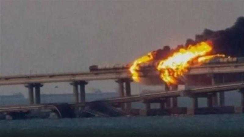 روسيا تغلق جميع مطارات جنوب البلاد بعد تفجير جسر القرم