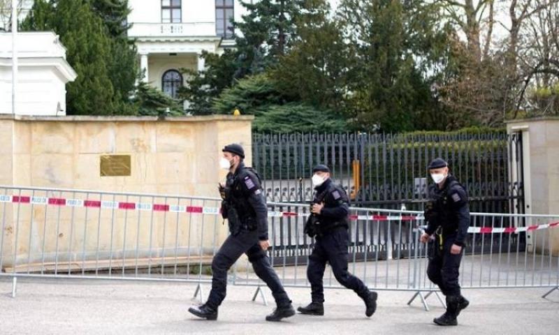 التشيك تعتقل 157 مهاجرا على الحدود مع سلوفاكيا خلال يوم