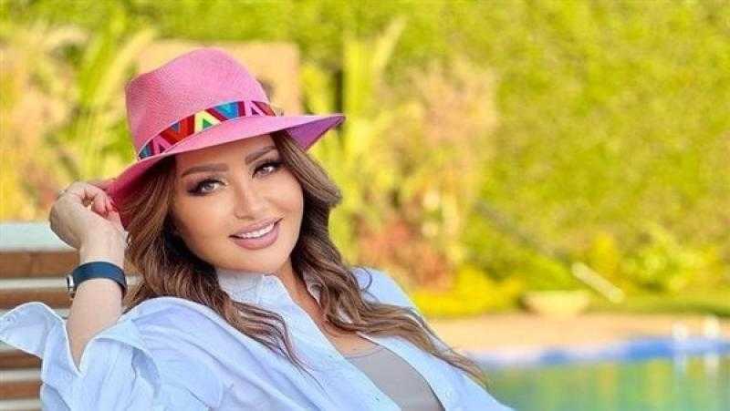 لطيفة تؤازر المنتخبات العربية في مونديال قطر بـ«مربوحة»