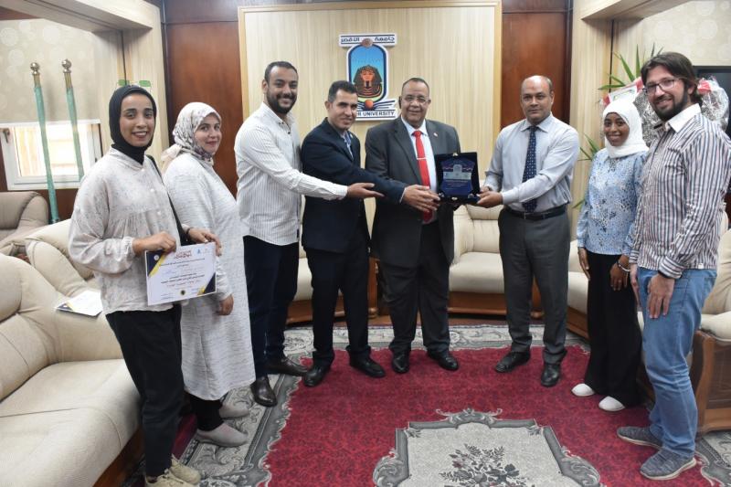 خط أحمر