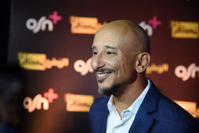 خالد منصور يصل العرض الخاص لمسلسل الوضع مستقرّ