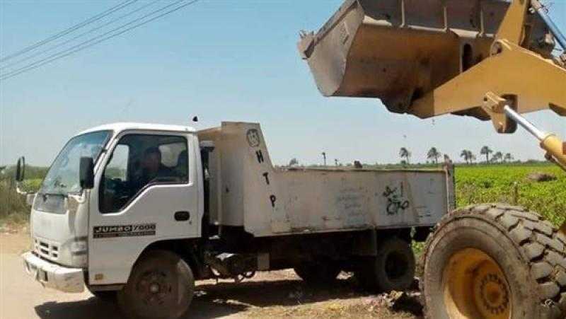 أسيوط تستكمل حملات النظافة والتشجير بقرى 5 مراكز