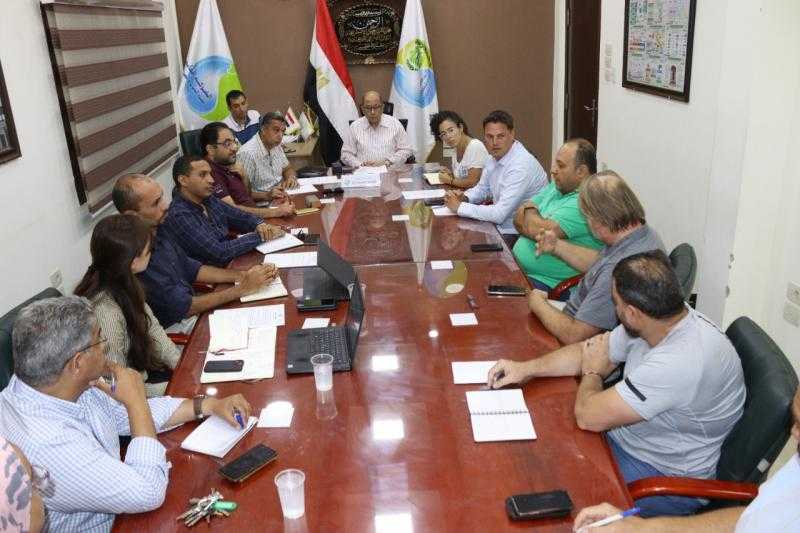 مياه أسيوط تناقش إحلال وتجديد 31 كم شبكات بمنفلوط ومحطتي رفع المراغي والبركة(2) بتمويل أجنبي.