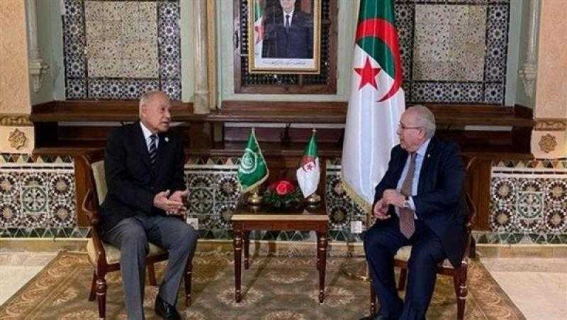 أبو الغيط ووزير خارجية الجزائر يؤكدان أهمية توحيد الصف وإعلاء مصلحة الُأمة