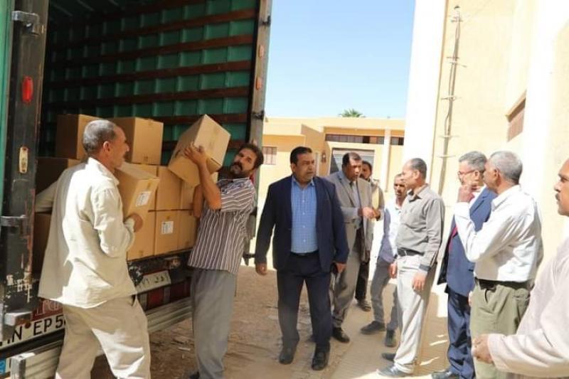 تعليم الوادي الجديد: استلام 1700 جهاز تابلت لطلاب الصف الأول الثانوي | صور