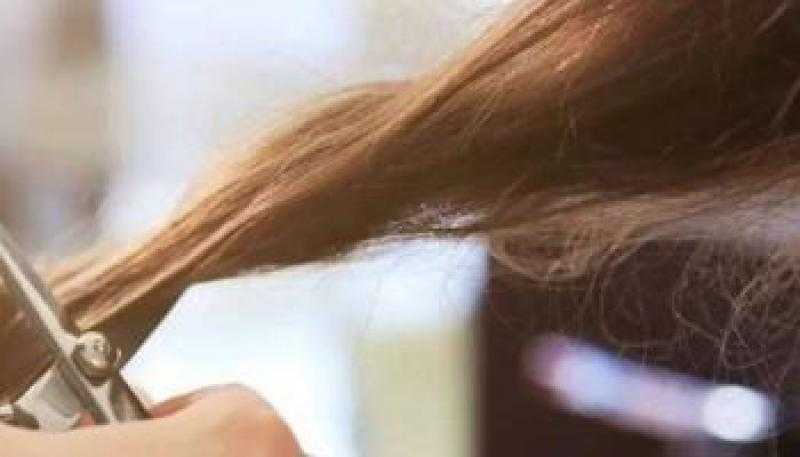 قص شعر طالبة كويتية يطيح بمعلمة فلسطينية.. ما القصة؟