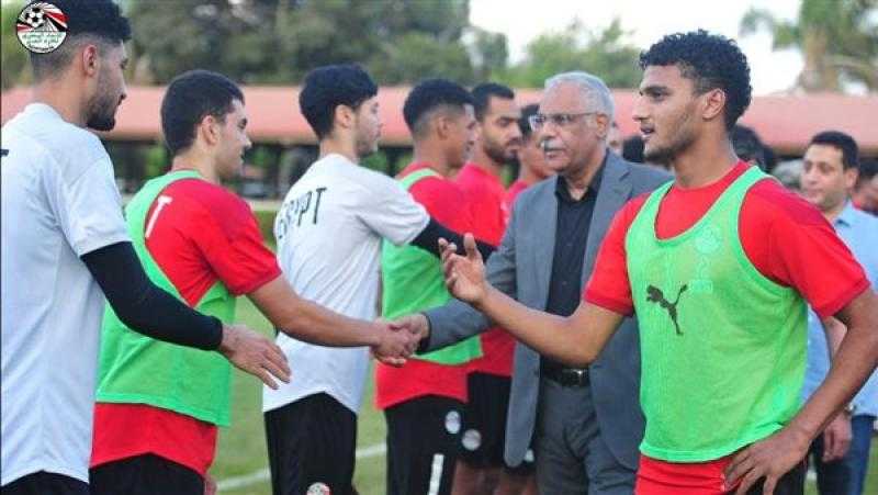 جمال علام ومشهور يجتمعان مع ميكالي لدعم المنتخب الأوليمبي قبل مواجهة إيسواتيني