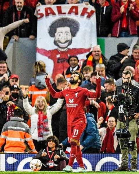 محمد صلاح ينشر صورة احتفاله بهدف الفوز على مانشستر سيتي