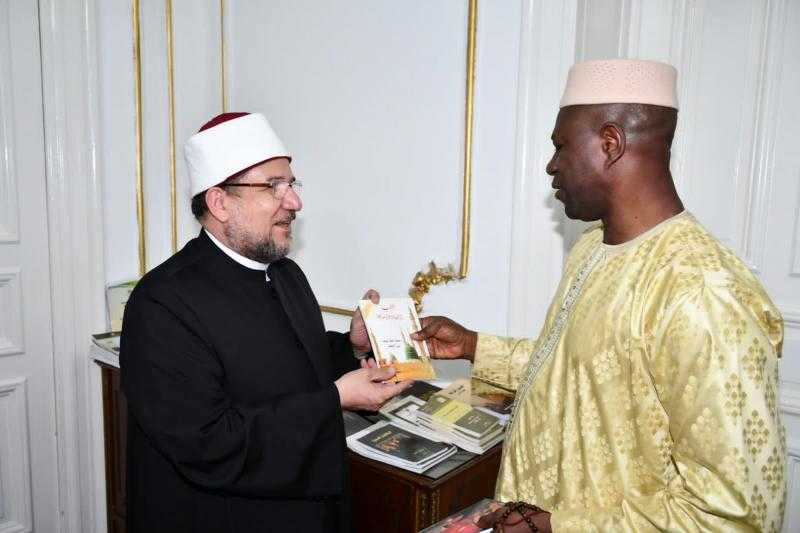 وزير الأوقاف يستقبل نظيره بدولة مالي لتعزيز سبل التعاون المشترك.. صور