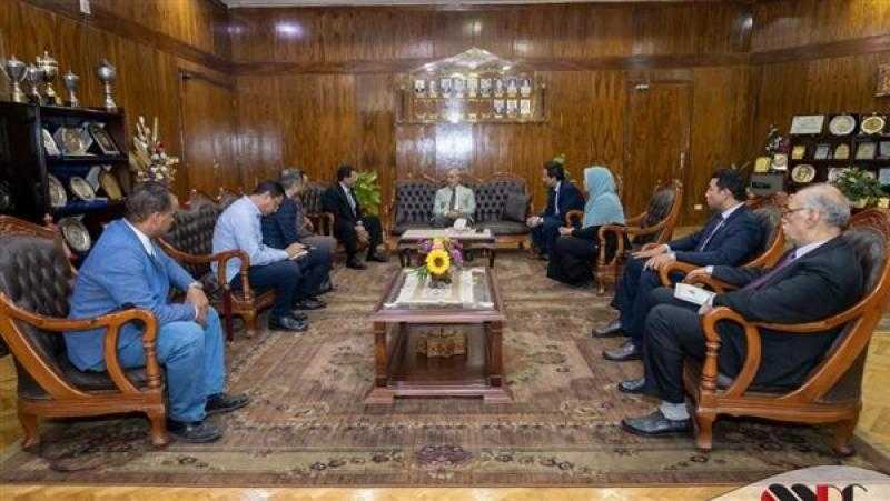 رئيس الجهاز التنفيذي للهيئة العامة لتعليم الكبار يزور جامعة طنطا
