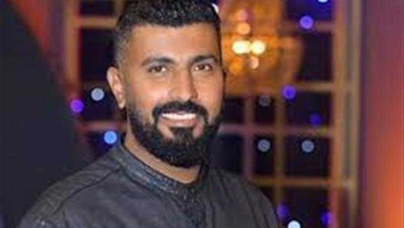 فيديو مرح.. محمد سامي يلعب مع القرود في حديقة الحيوان