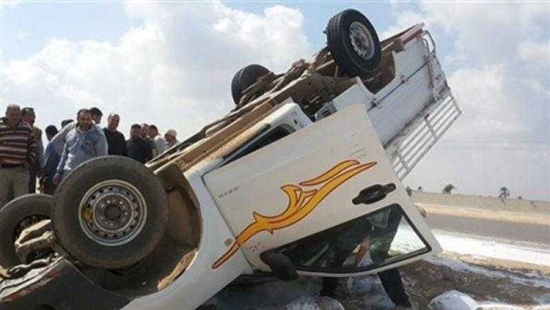 مصرع شخص وإصابة 7 آخرين في انقلاب سيارة بالبدرشين
