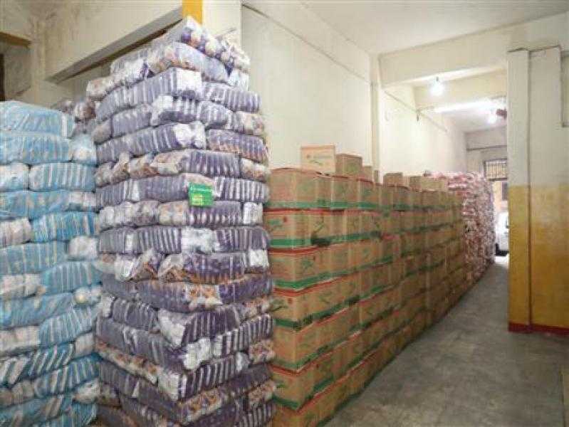 التموين تعلن طرح مناقصة لاستيراد 50 ألف طن سكر خام