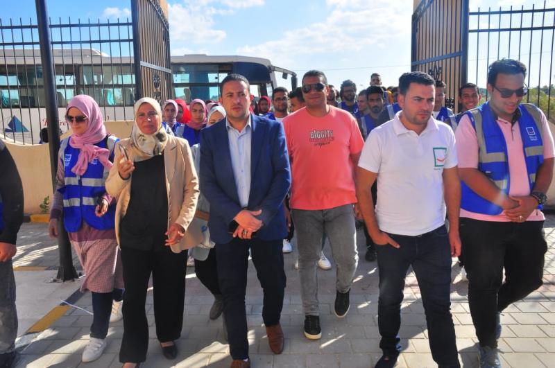 90 طالبا وطالبة من جامعة كفر الشيخ يتفقدون مشروعات حياة كريمة