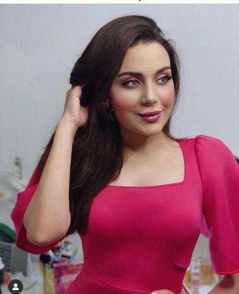 إطلالة إنوثية مجسمة تعكس نحافة خصر ابنة هيفاء وهبي