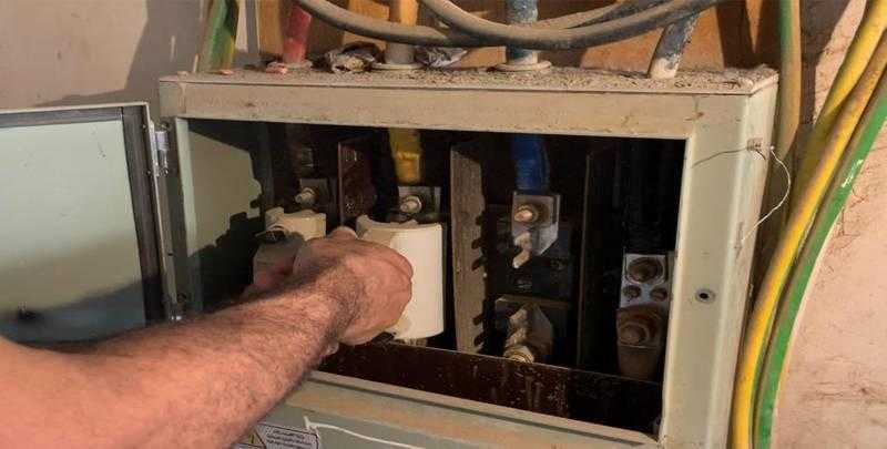 قطع التيار الكهربائي عن بعض قرى في محافظة البحيرة