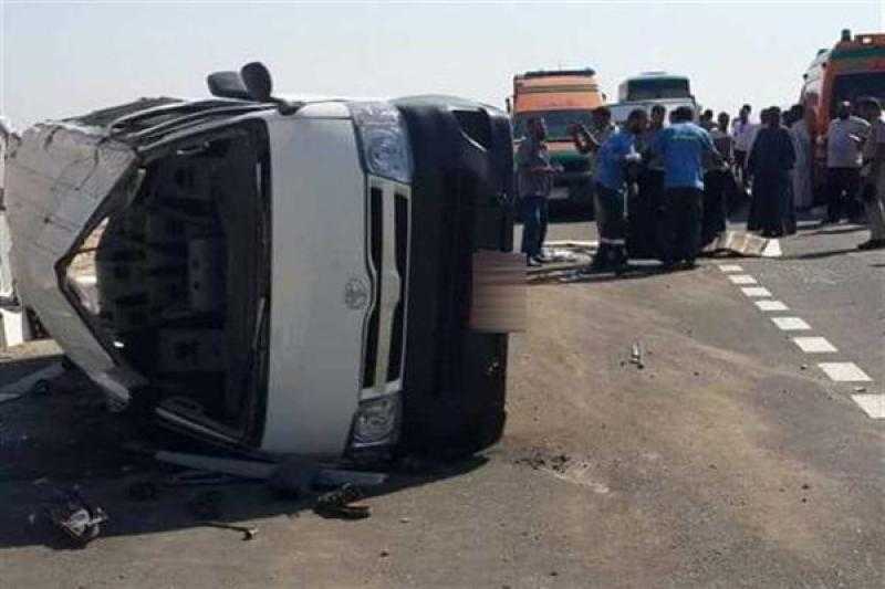إصابة 4 أشخاص في حادث انقلاب ميكروباص بمحور روض الفرج