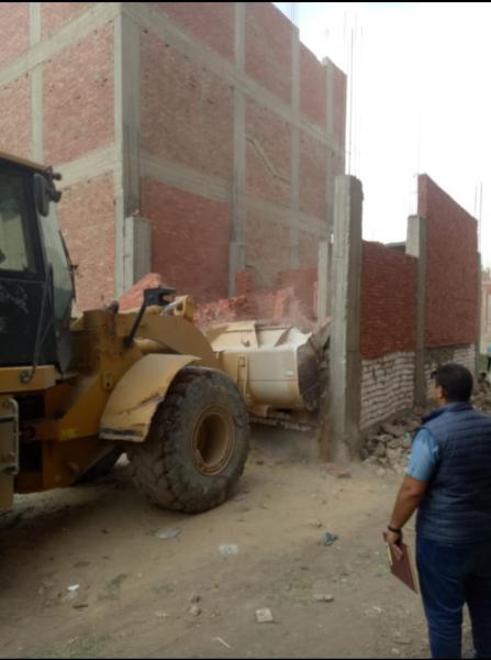 نائب محافظ القاهرة: إزالة 3100 متر تعديات على أراض الدولة بحلوان.. صور
