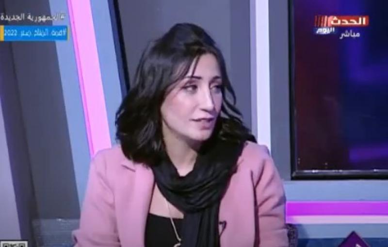 خاف من شكل الجمهور| دينا المصري تكشف سر هروب والدها من إحياء حفل غنائي