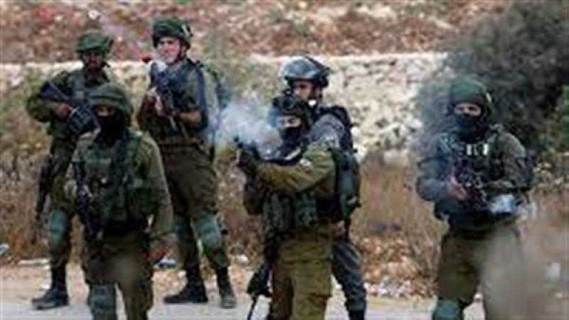 الاحتلال الإسرائيلي يعتقل فتاة فلسطينية لدى زيارتها شقيقها بالسجن