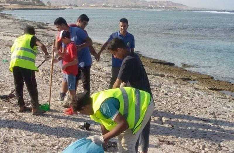 تنظيم حملة لنظافة الشواطئ في مدينة القصير | صور