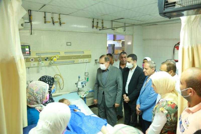 محافظ كفر الشيخ يطمئن على مصابي حادثي تصادم ويوجه بتقديم الرعاية الطبية |صور