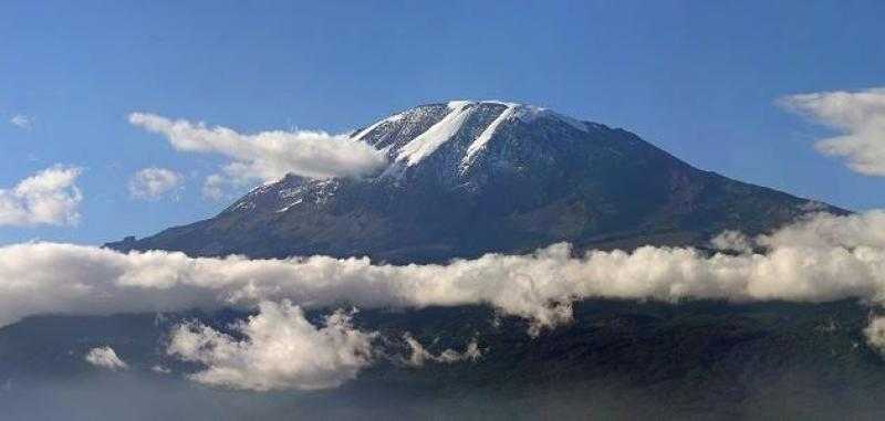 اندلاع حريق آخر على قمة جبل كيليمانجارو في تنزانيا