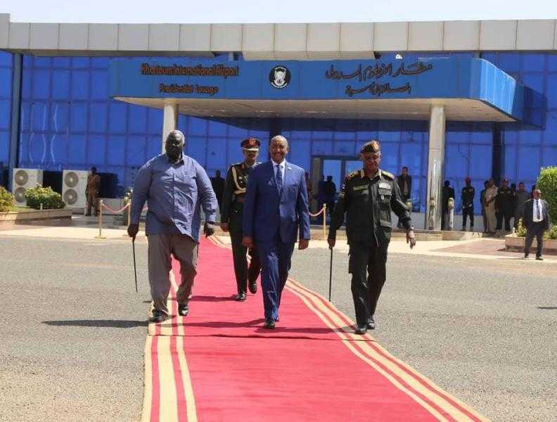 رئيس مجلس السيادة السوداني يتوجه للجزائر للمشاركة في القمة العربية
