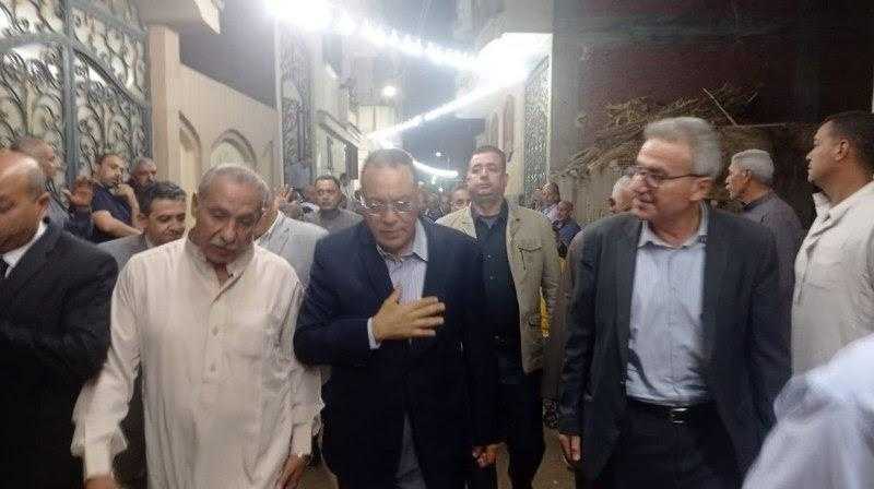 محافظ الشرقية يُؤدي واجب العزاء في وفاة معلم اللغة الإنجليزية بمدرسة مشتول