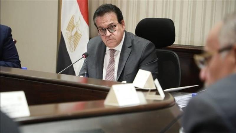 وزير الصحة يناقش المراحل الأخيرة في خطة التأمين الطبي لمؤتمر المناخ COP27