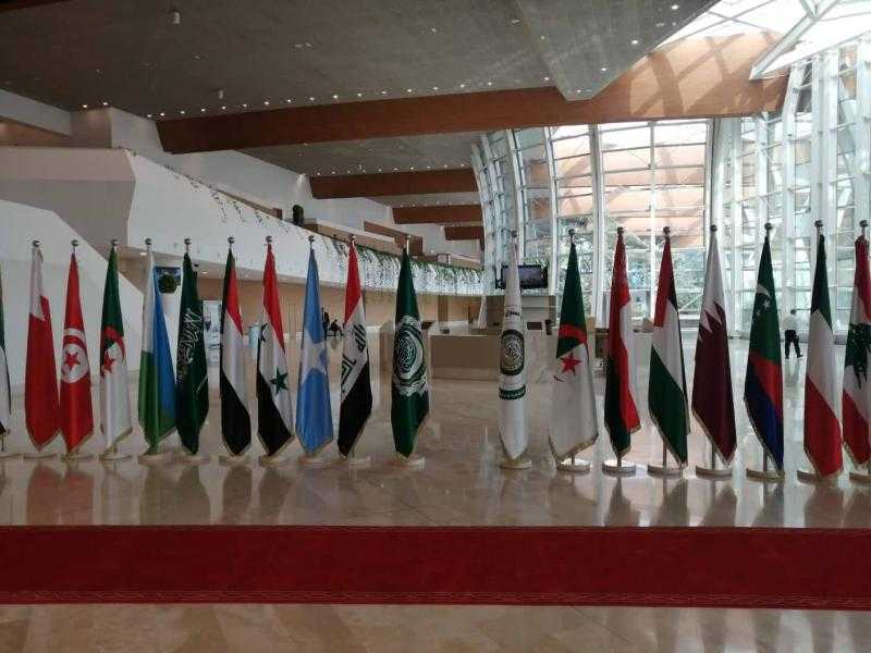 وصول ولي عهد الكويت ورئيس جيبوتي إلى الجزائر للمشاركة في القمة العربية