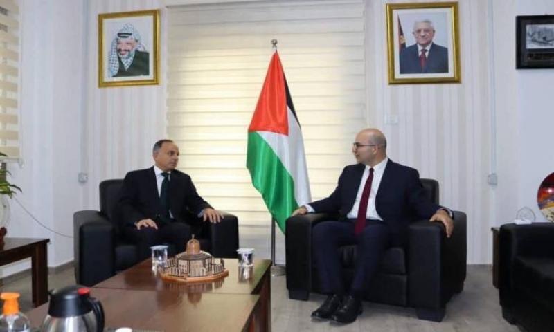السفير المصرى فى رام الله يلتقى مع وزير شؤون القدس