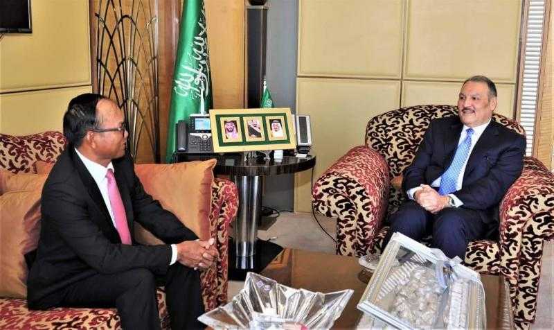 سفير السعودية لدى مصر يلتقي نظيره الكمبودي