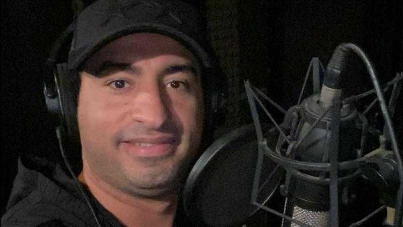 علي ربيع يشوق جمهوره لطرح أغنية شقيت