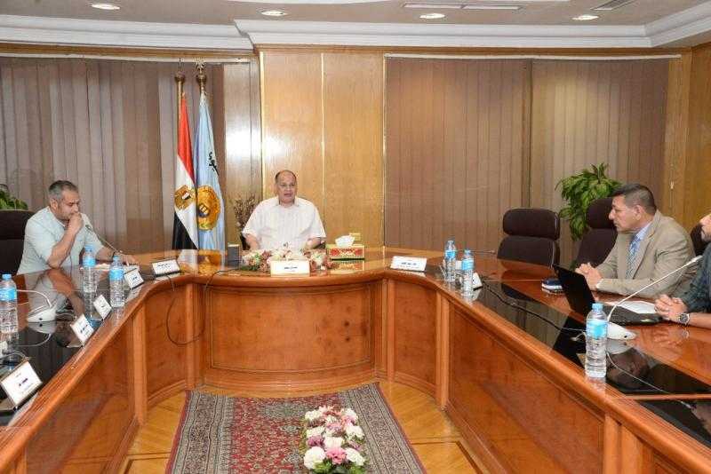 محافظ أسيوط يتابع تنفيذ مشروعات حياة كريمة بـ 149 قرية بتكلفة 43 مليار جنيه