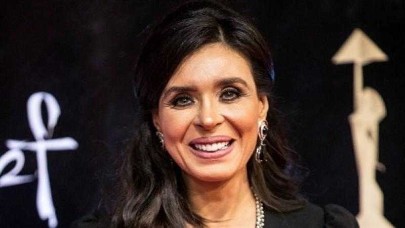 دينا: الزعيم وش السعد عليا.. وتم نشر كتاب عن رحلتي في الرقص بفرنسا