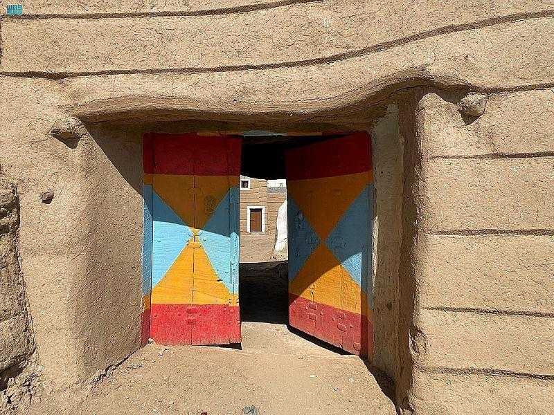 قرية الحرجة القديمة .. ملتقى القوافل ومقصد السياح