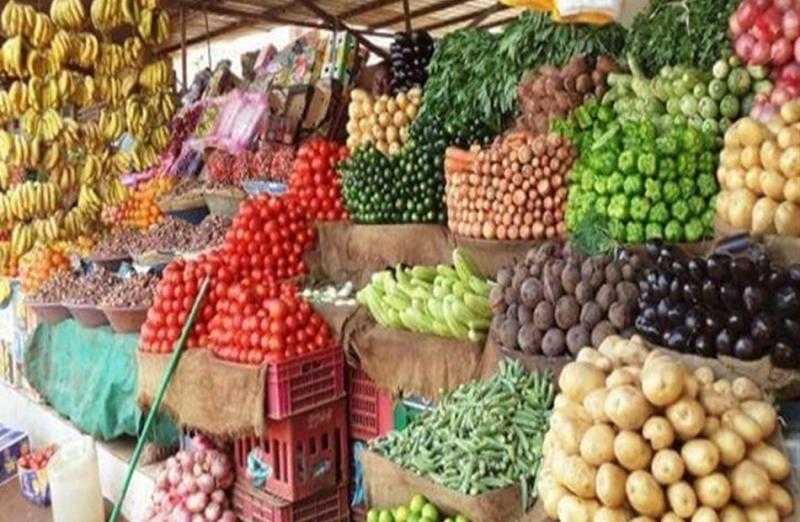 أسعار الخضار والفاكهة في السوق اليوم الأحد.. والبطاطس بـ9 جنيهات