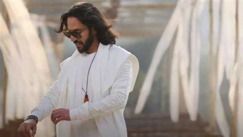 بهاء سلطان يحتفل بتخطي أغنيته ”قلب أسود” المليون مشاهدة