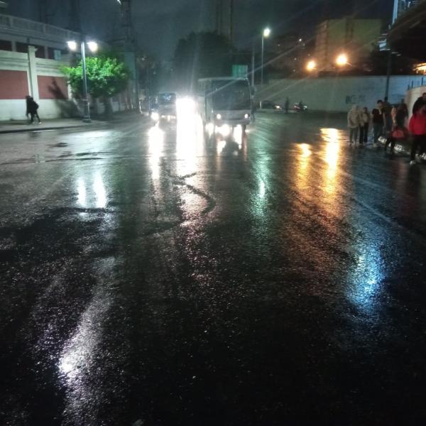 أمطار خفيفة ومتوسطة ورياح شديدة على 5 أحياء بالإسكندرية